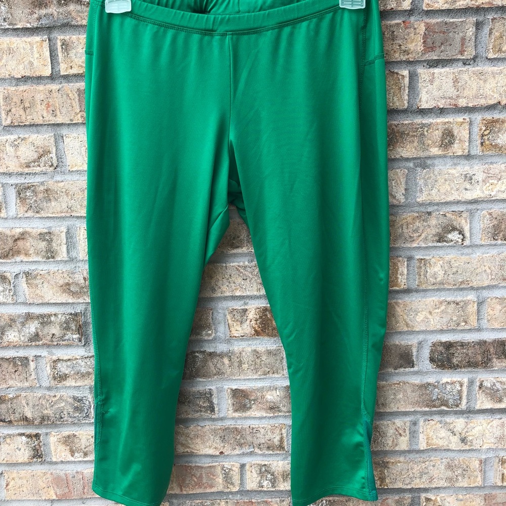 Women’s athletic/active capris